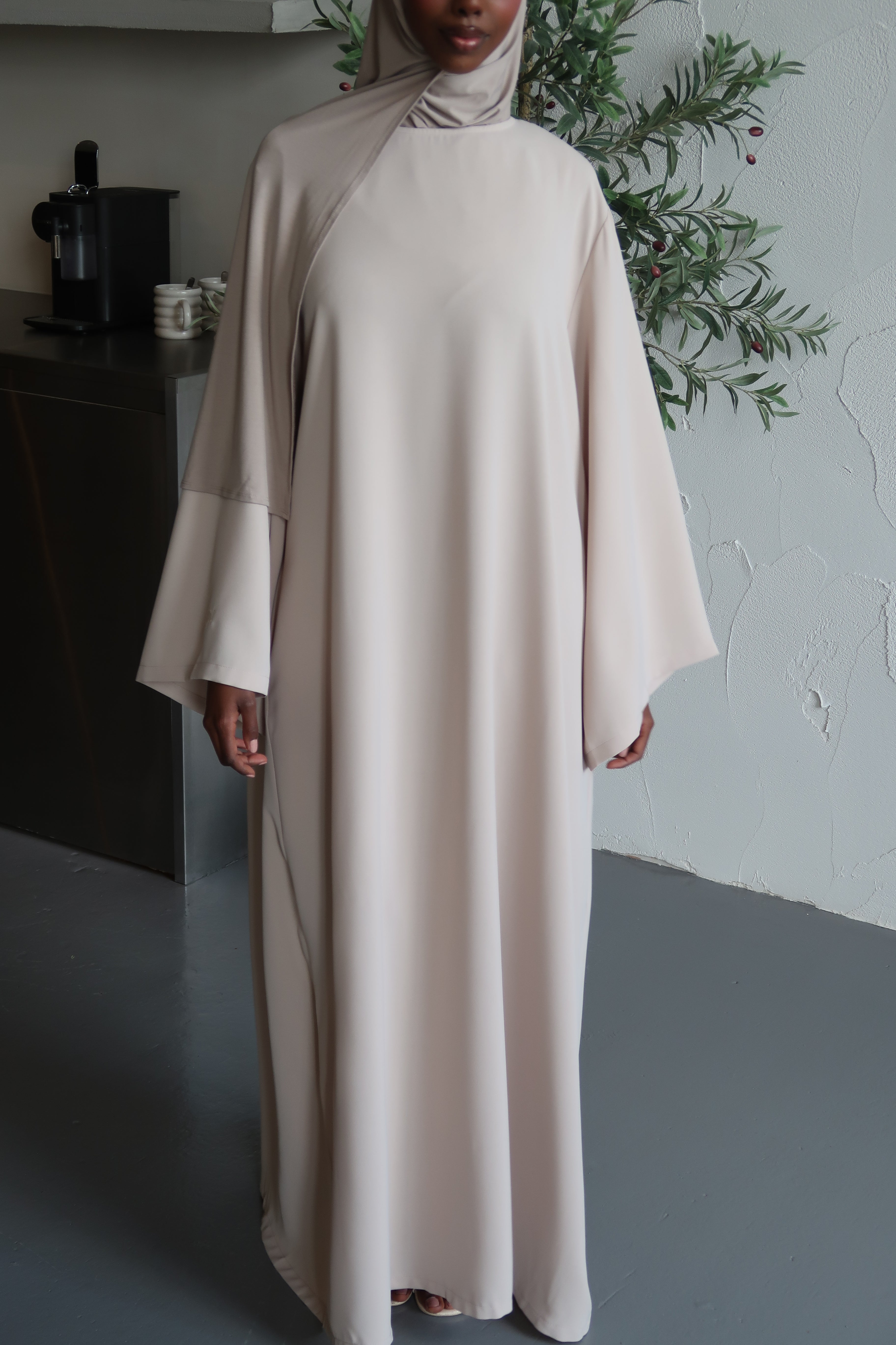 Cool Grey Spanish Sleeve Abaya