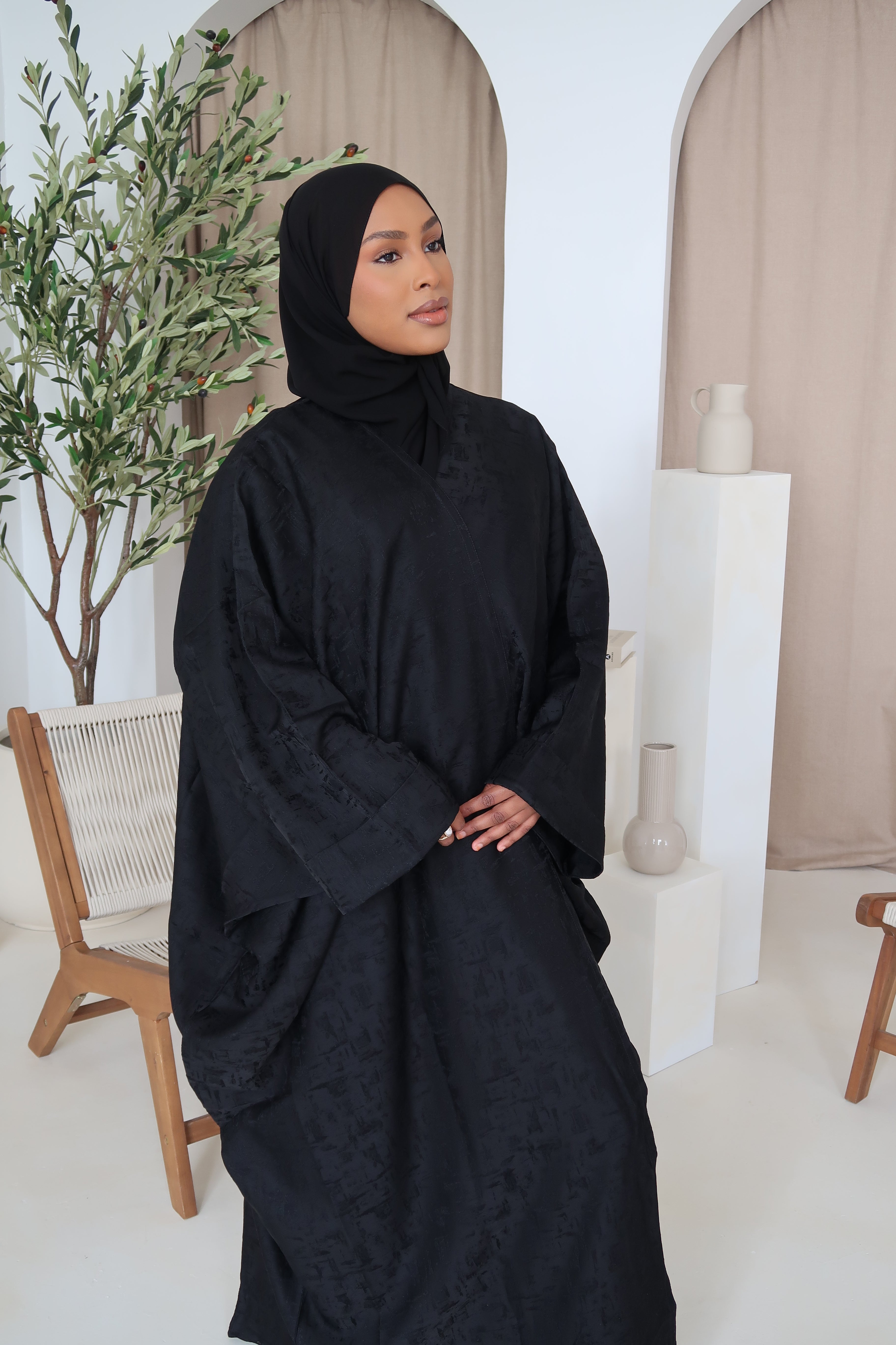 Black Jacquard Luxé Wrap Abaya