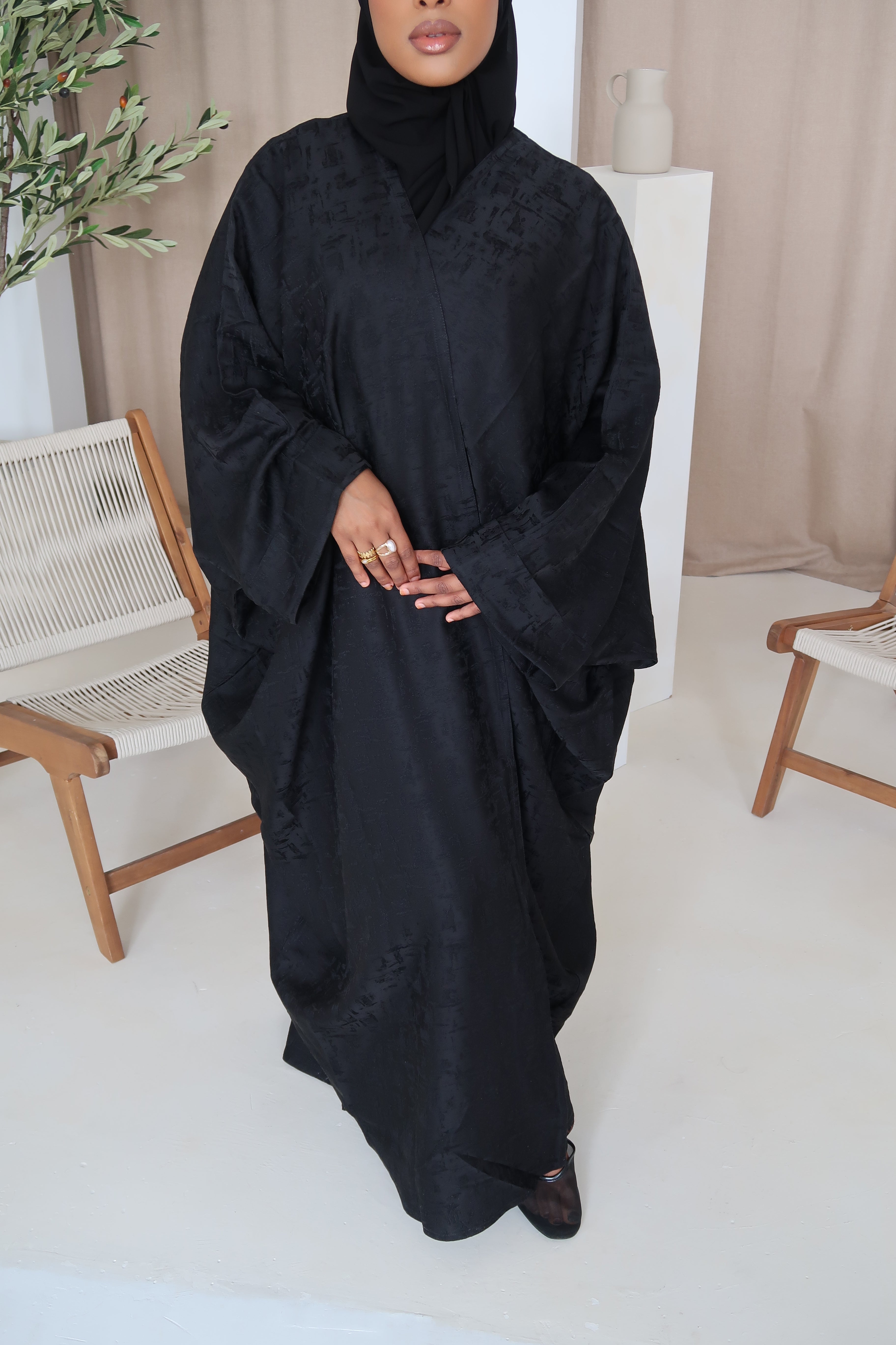 Black Jacquard Luxé Wrap Abaya