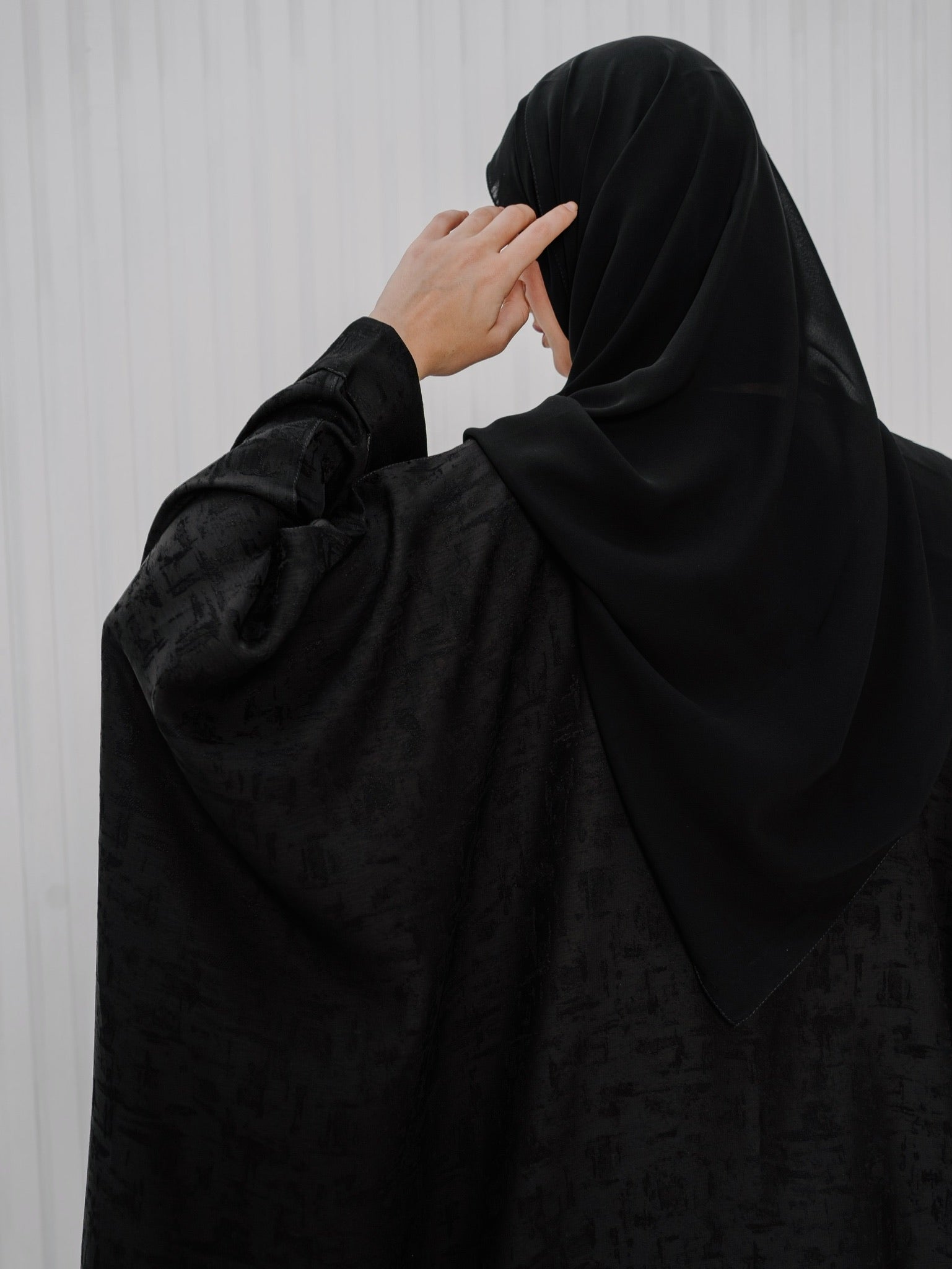 Jacquard Luxé Wrap Abaya - HAWAA Clothing
