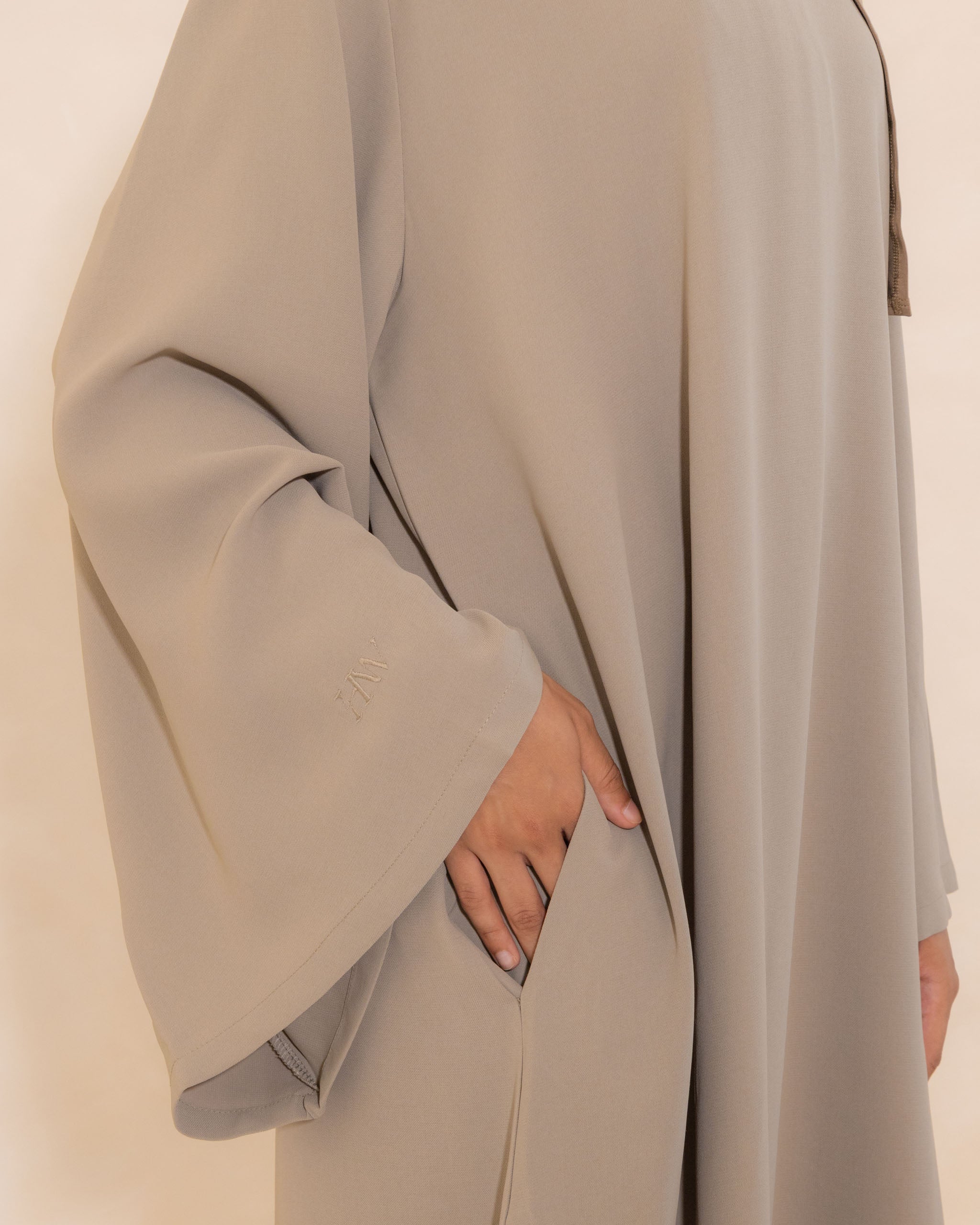 Pistachio Spanish Sleeve Abaya