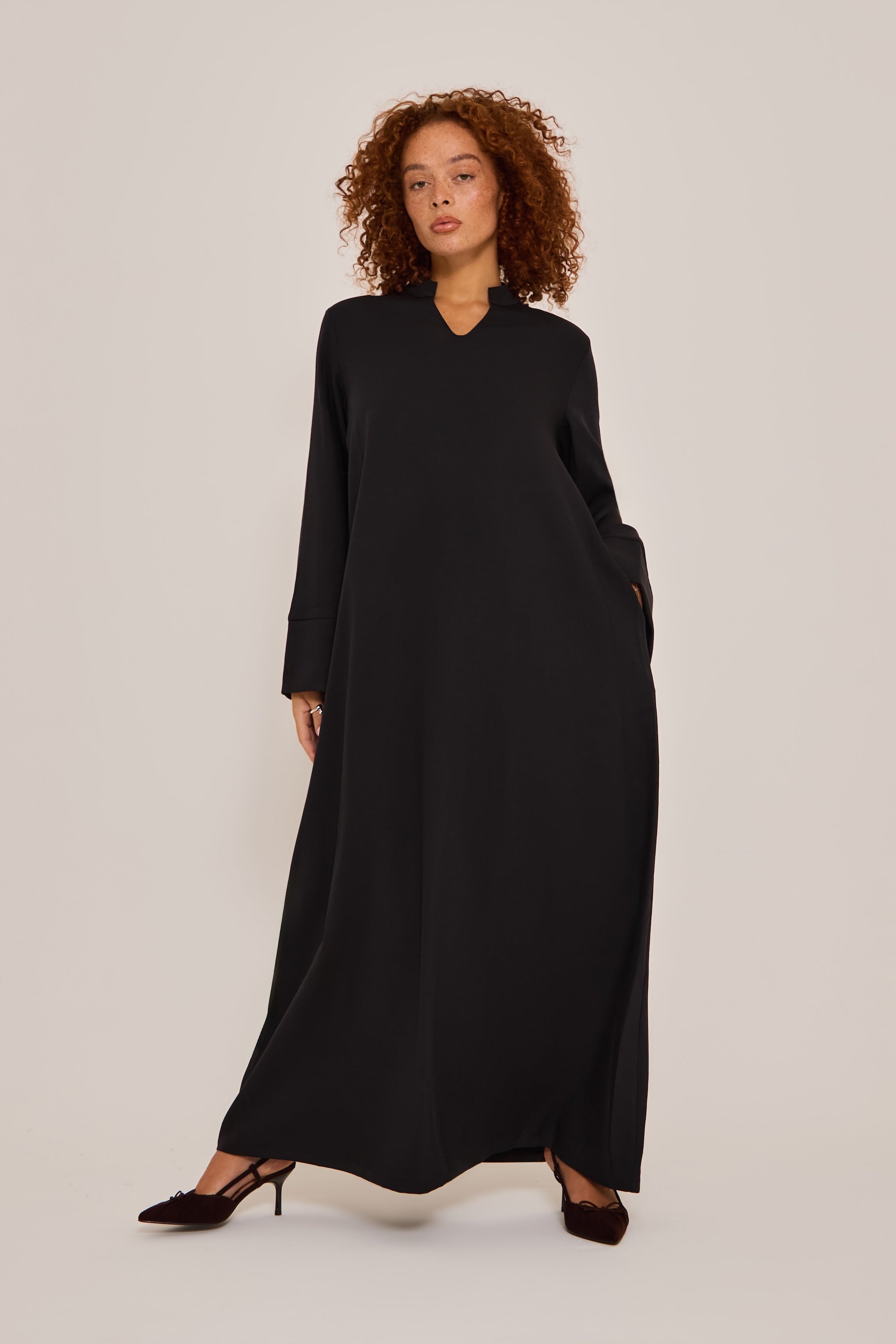 Black V Neck Abaya
