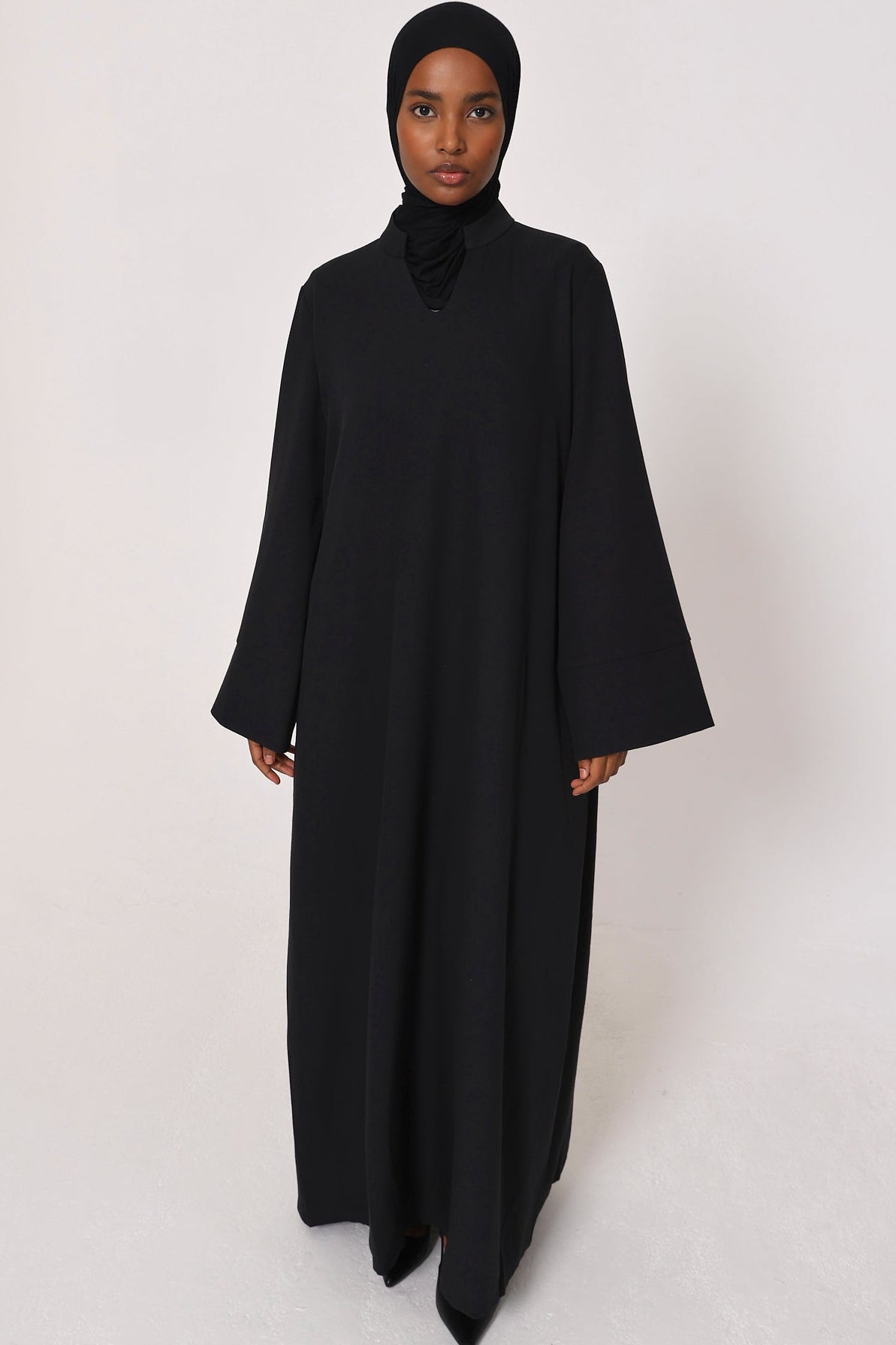 Black V Neck Abaya