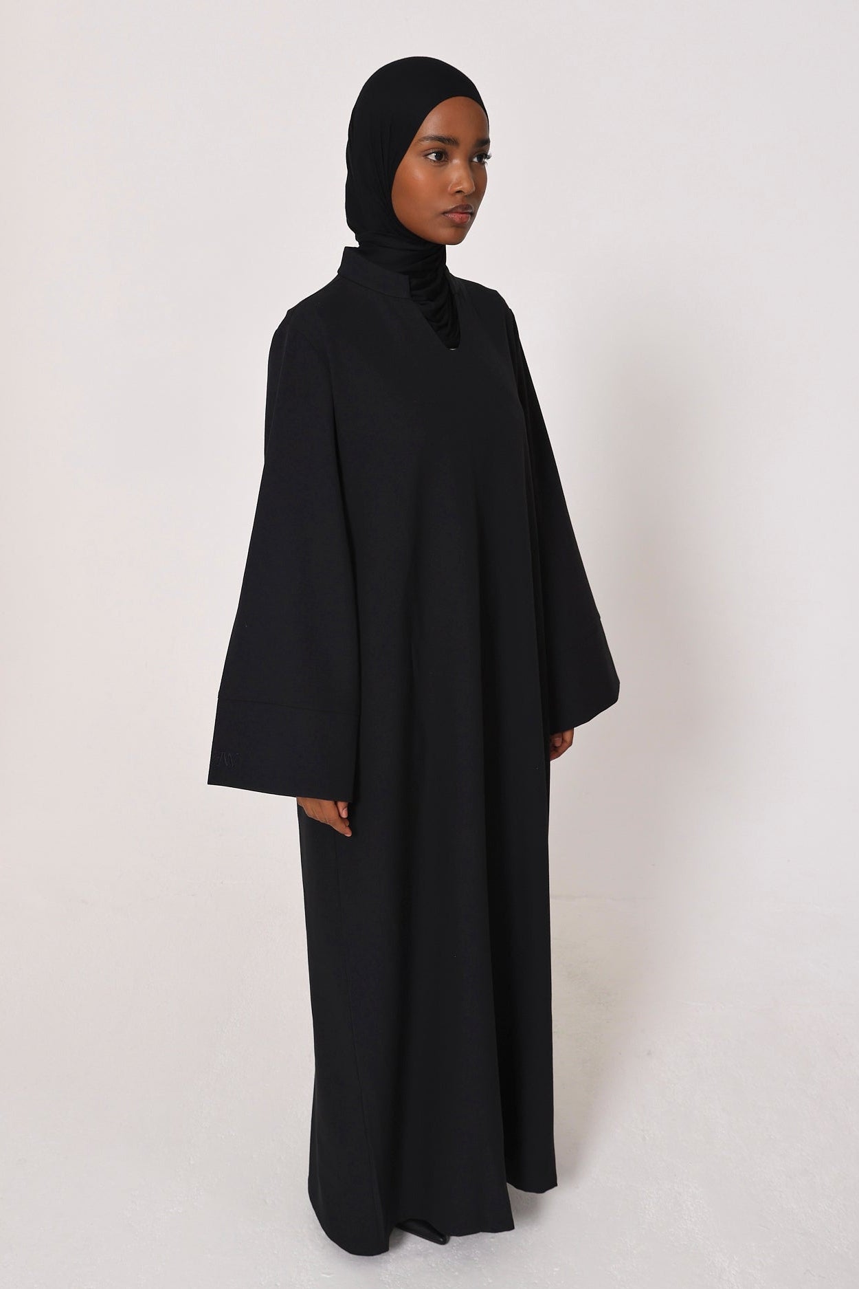 Black V Neck Abaya