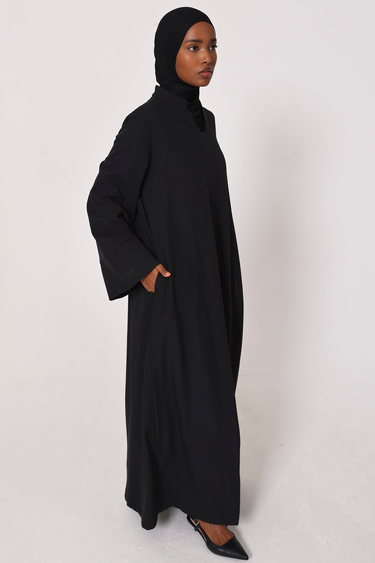 Black V Neck Abaya