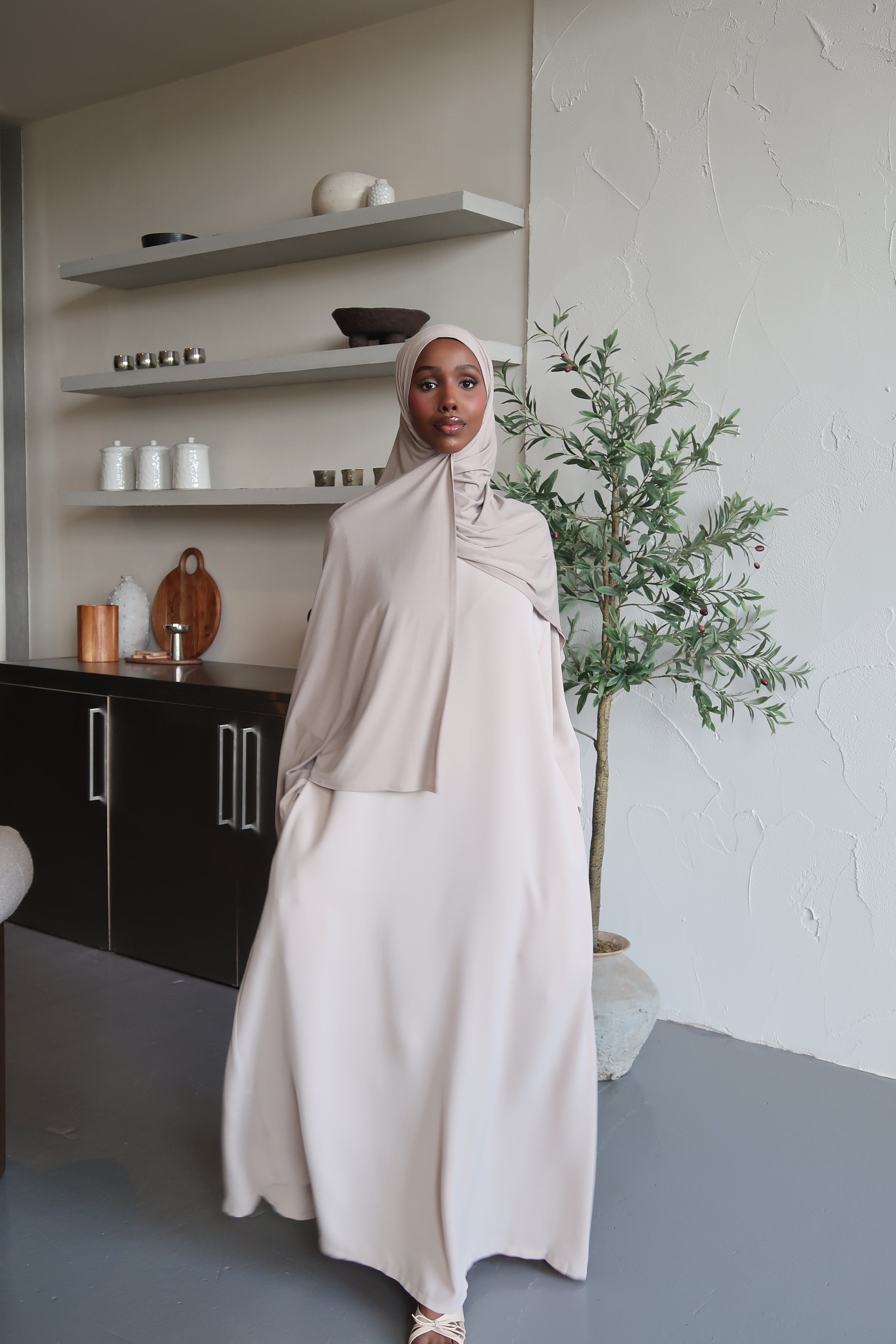 Cool Grey Spanish Sleeve Abaya