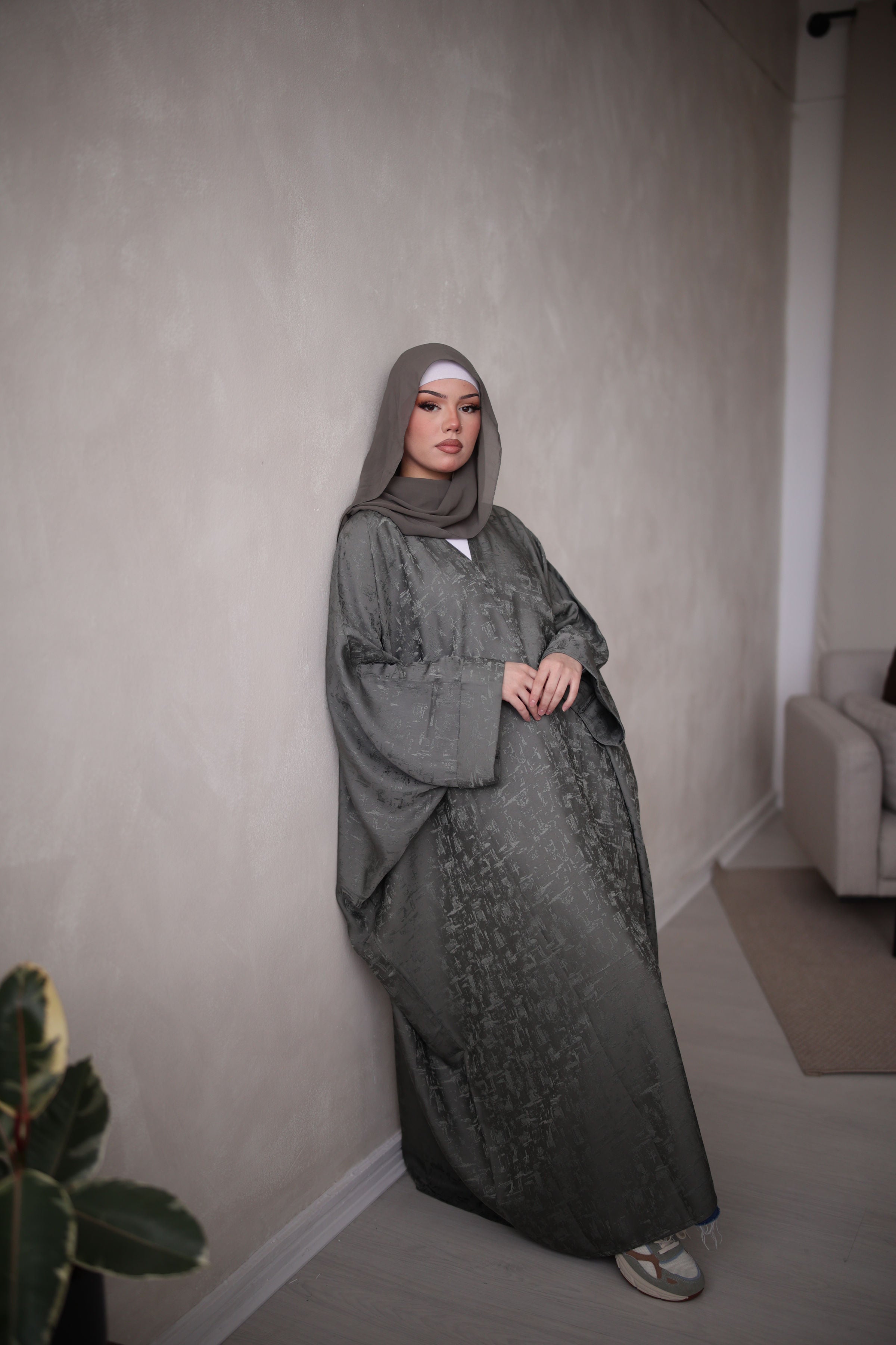 Jacquard Luxé Wrap Abaya - HAWAA Clothing