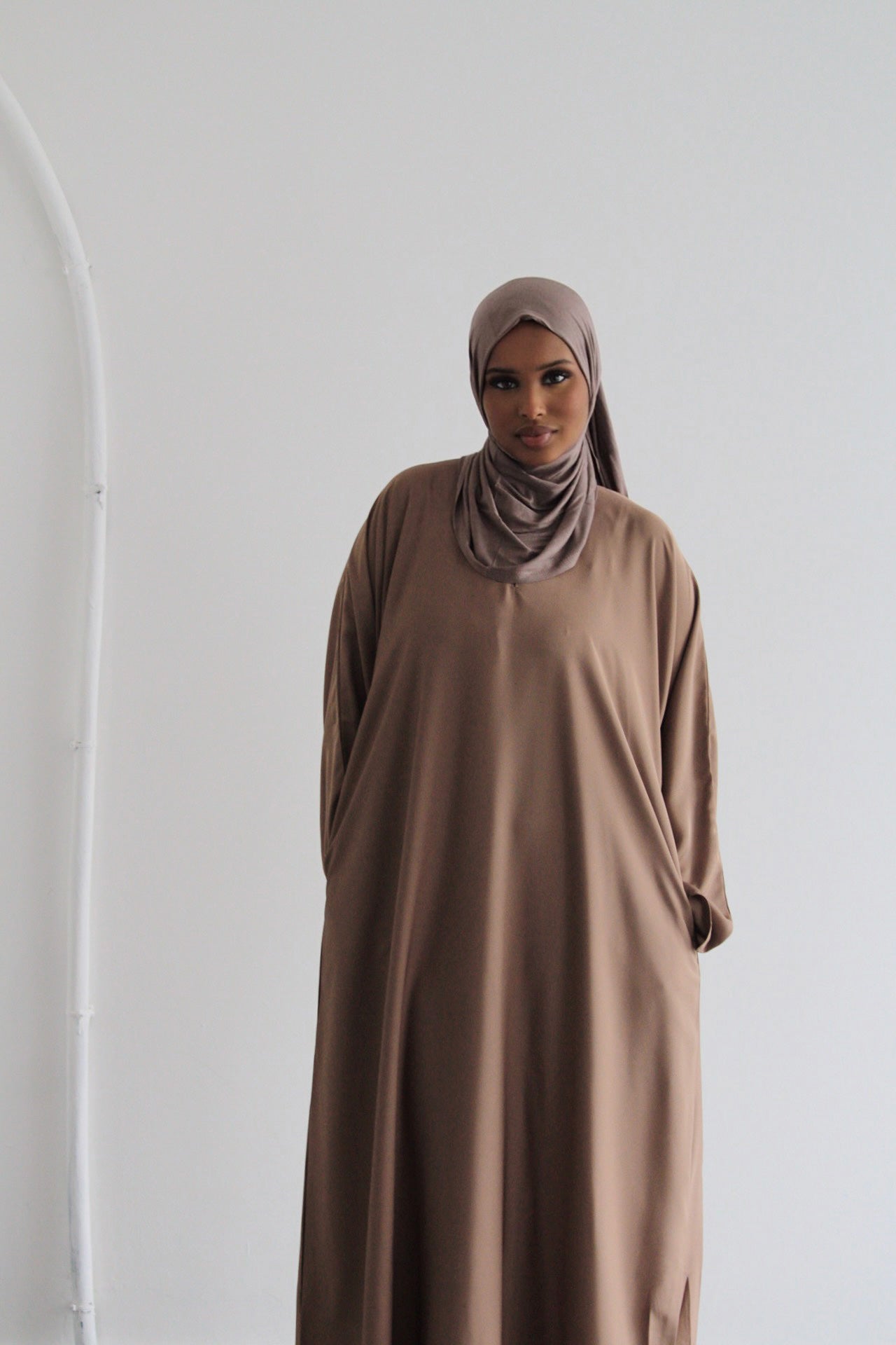 Classic Closed Abaya - HAWAA Clothing UK